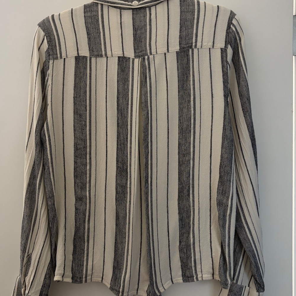 Anthropologie Cloth & Stone Button Down Tie Front Top - Picture 4 of 8